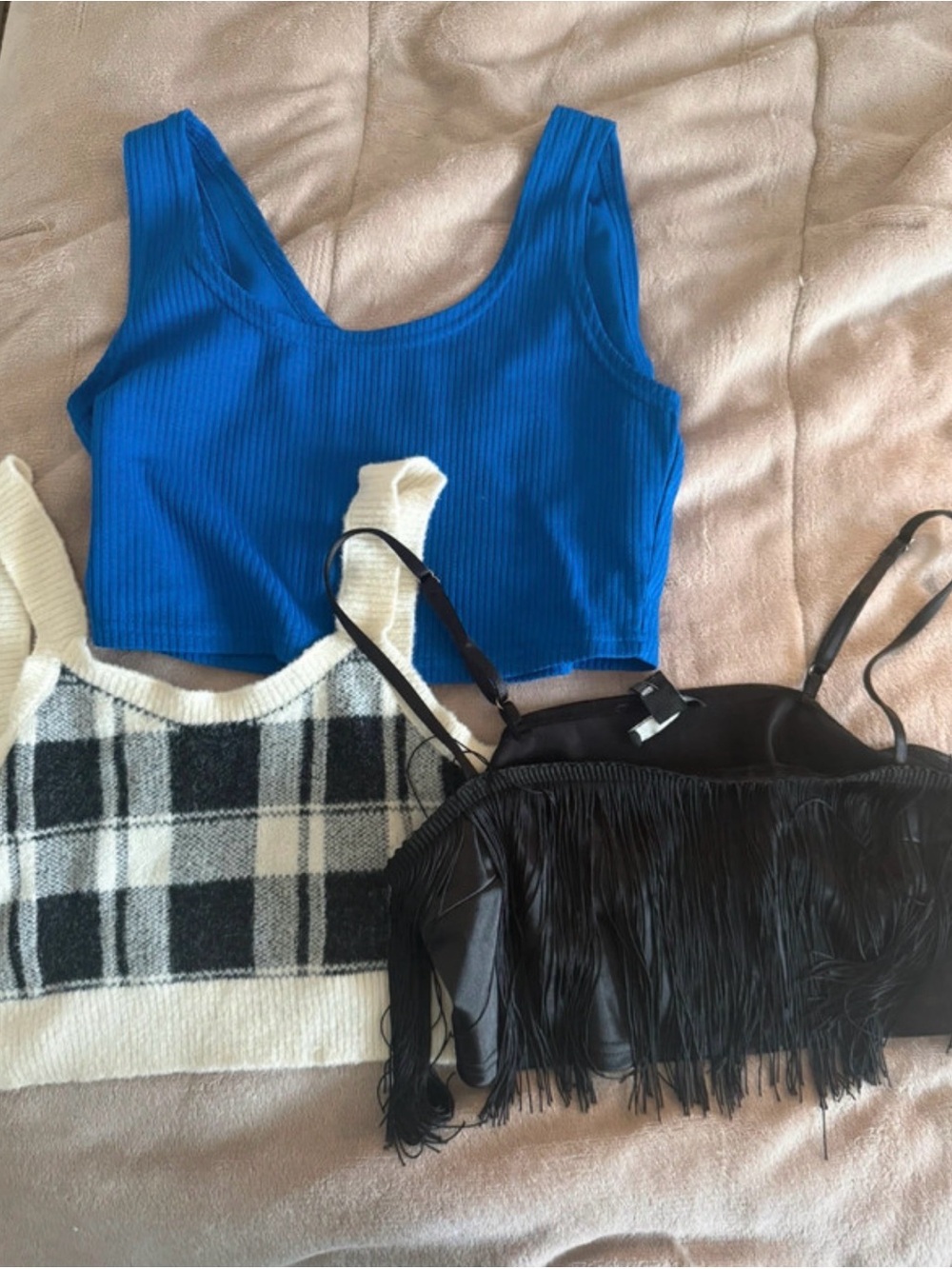 Bundle Of Three Women Crop Tops Size Large